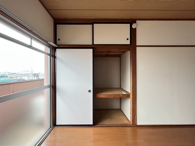 フジパレス新開の収納