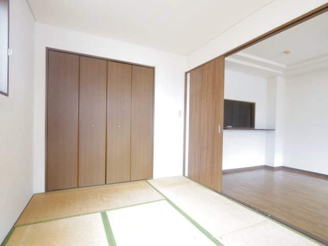 クレストール中里の内装