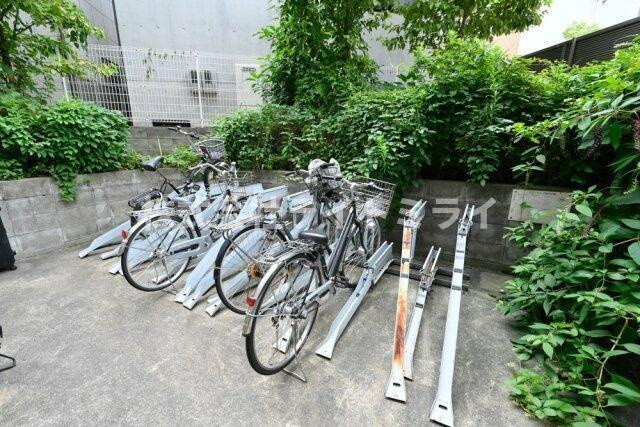プレール・ドゥーク西新宿Ⅱのロビー|駐輪場 