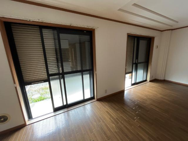 ツインヒルズ壱番館の設備|シャッター雨戸（イメージ）