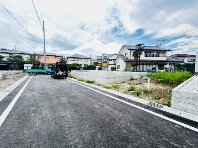 新築　前橋市北代田町第10-2期　クレイドルガーデン　7号棟の前面道路含む現地写真|現地写真　北側接道幅員約ｍ