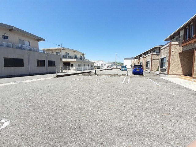 サンリット福崎Ⅱの駐車場