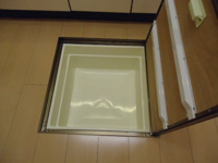 キッチン床下