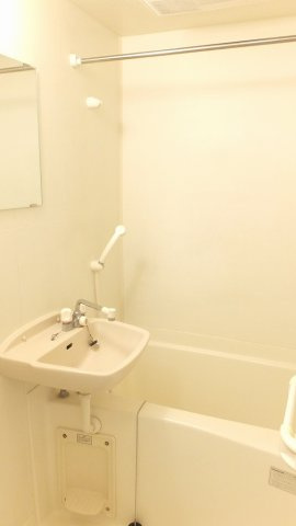 日々の疲れを癒すお風呂付です