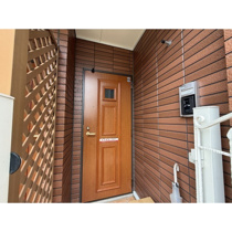 毎日通る玄関はこちらです