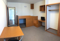 落ち着いて過ごせるお部屋なので、寝室にいかがでしょうか