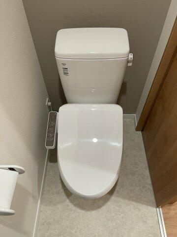 キャメル吉川美南　ＥＡＳＴのトイレ