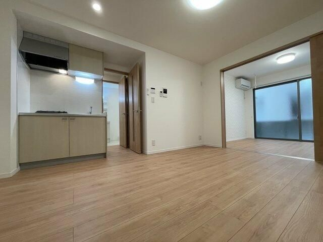 キャメル吉川美南　ＥＡＳＴの居間・リビング