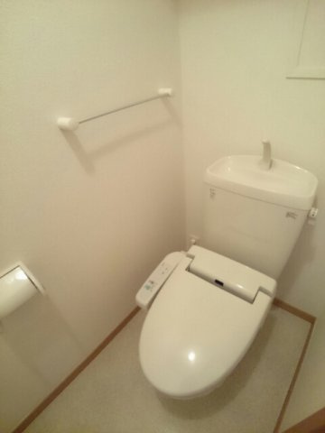 シンプルで使いやすいトイレです