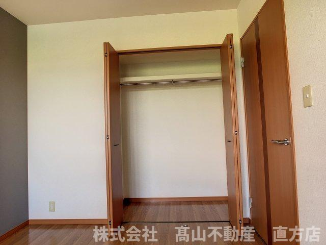 直方市大字植木のアパートの収納