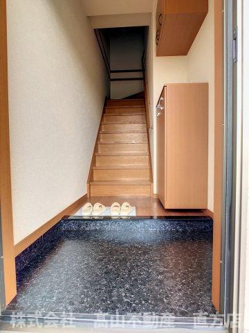 直方市大字植木のアパートの玄関