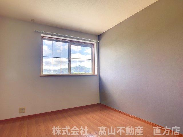 直方市大字植木のアパートの洋室