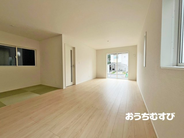 小牧市外堀第5(全4棟)の居間・リビング