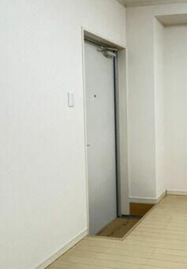 シャンテ日暮里の玄関