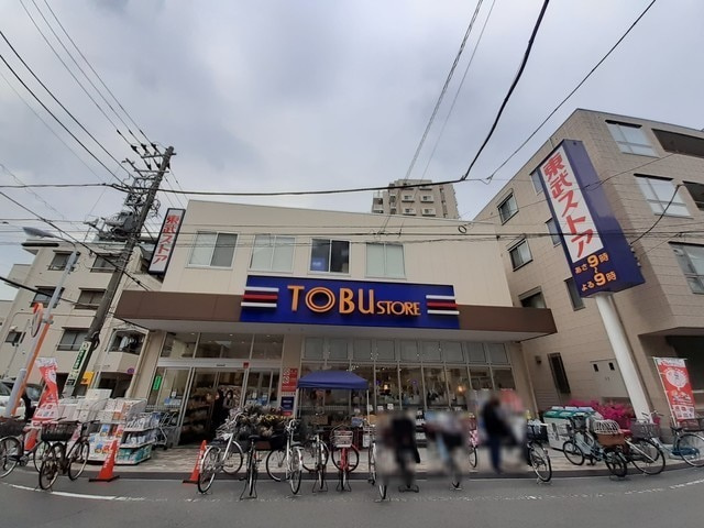 ジーヴイ　アリイ　アサクサの周辺