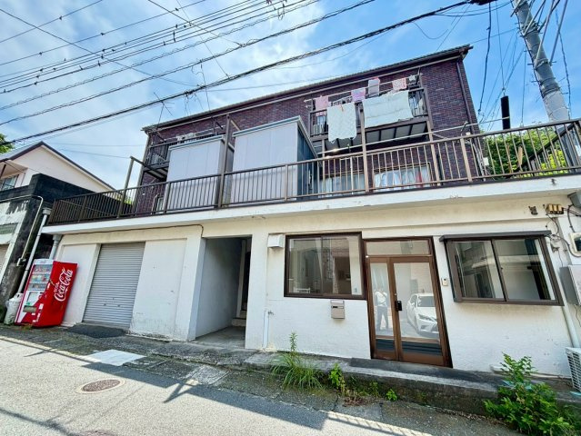 落ち着いた雰囲気の外観です