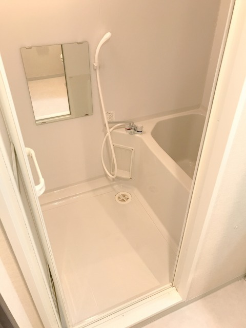 レオンコンフォート本町東の浴室