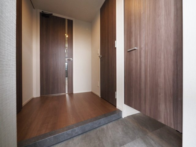 グランセジュール大国町の玄関