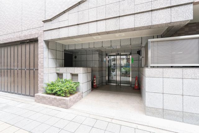 ステージファースト三宿のエントランス