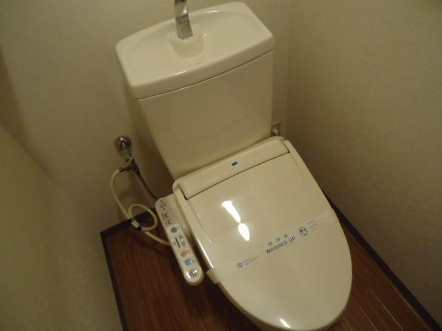 グラン・アムール弐番館のトイレ|シャワー付トイレ