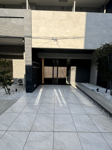 エスリード大阪ドームCERCAのエントランス