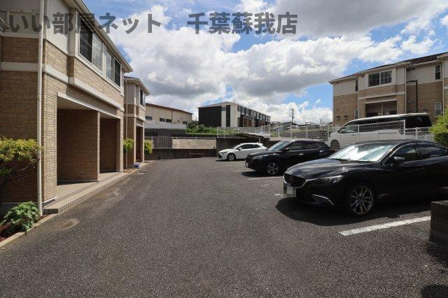 スプリングチェリーⅠの駐車場|駐車場があるので、車を買う予定の方も安心です