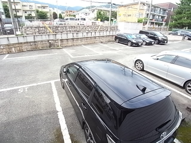 フォーラムノリタケ2番館の駐車場