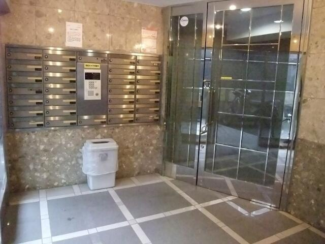 ルーブル池尻大橋のロビー