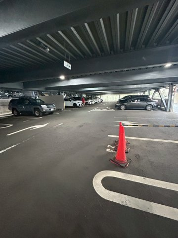 ラ・フルール本山の駐車場