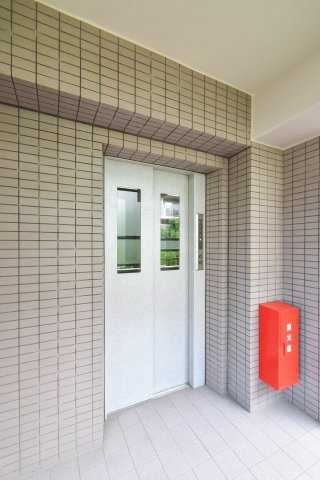 ライオンズヒルズ調布つつじケ丘弐番館のその他共用部分|ライオンズヒルズ調布つつじケ丘弐番館：エレベーターがありお部屋までの移動も楽々！
