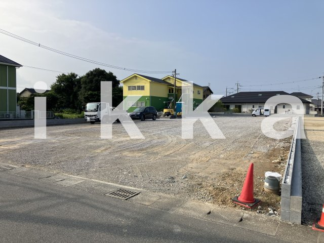 ヴェルジュ室岡　B棟の駐車場