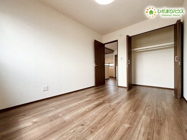 羽生市砂山第1期　新築一戸建て　ワイウッドコート11の洋室|コンパクトながらも動きやすい広さで、日々の時間を快適に過ごせます。生活スタイルに合わせて柔軟に使える魅力的な一室です！