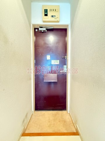 レジデンス津福本町Ⅱの玄関|明るい玄関です
