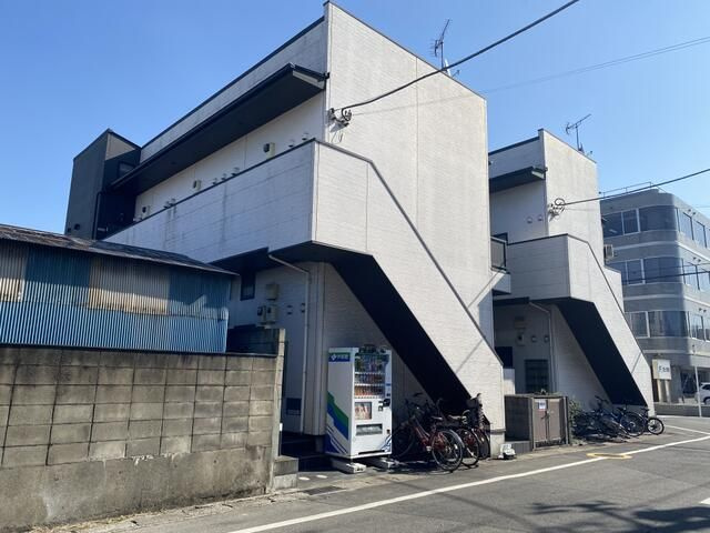 ラポーラ末広町の外観
