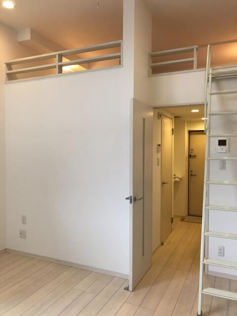 ラポーラ末広町の居間・リビング