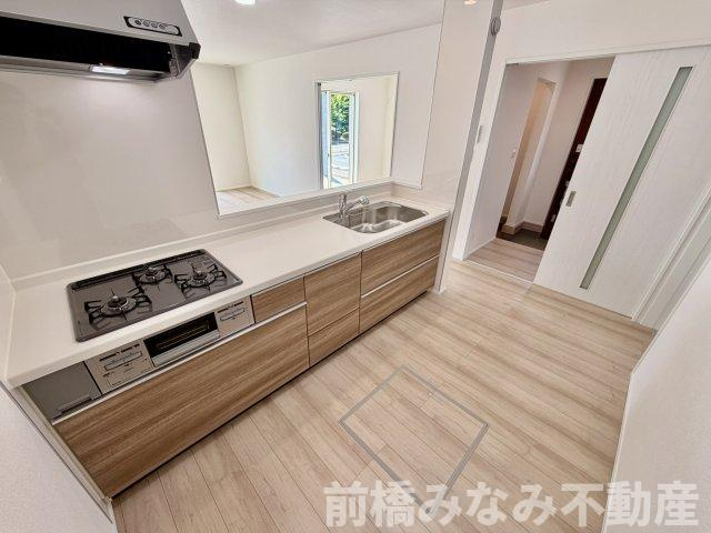 【新築】玉村町下新田　A号棟(全２棟)　ハートフルタウン　新築建売分譲のキッチン|コンパクトなキッチンで掃除もラクラク