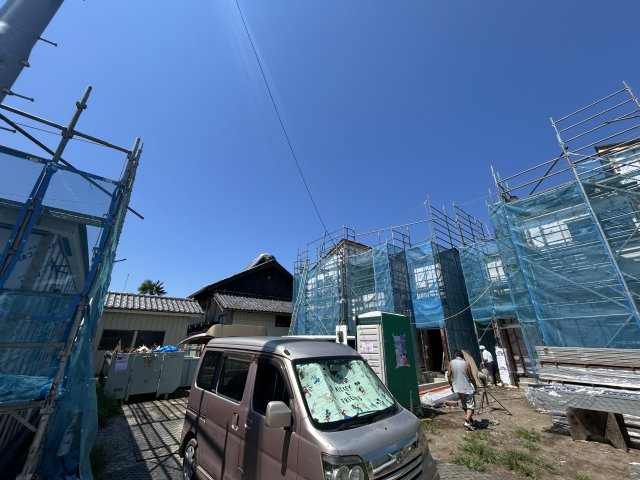 新築　佐波郡玉村町板井　GRAFARE　2号棟の駐車場|現地写真　駐車スペースは3台分可能です！

