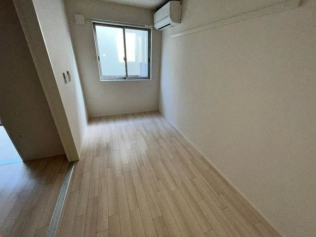 グリシーヌの洋室