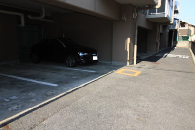 【駐車場】 | Ｍ’プラザ石山弐番館 | 運転の苦手な奥様でも安心して駐車していただけます。