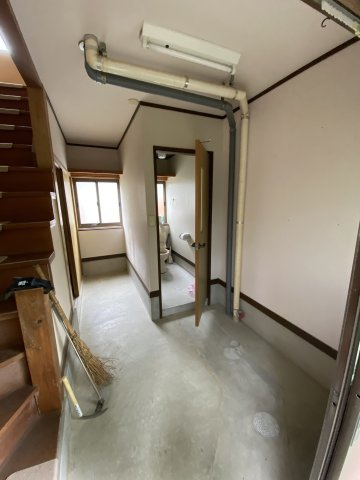 山々に囲まれた静かな住環境。風情ある和風庭園と倉庫付きの平家住宅。のその他|倉庫内