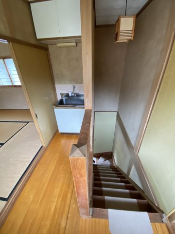 山々に囲まれた静かな住環境。風情ある和風庭園と倉庫付きの平家住宅。のその他|倉庫内