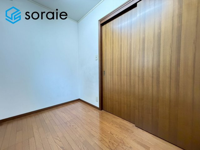 入間市久保稲荷3丁目　中古戸建の子供部屋|7月3日撮影