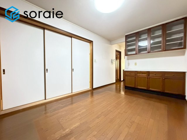 入間市久保稲荷3丁目　中古戸建の居間・リビング|7月3日撮影