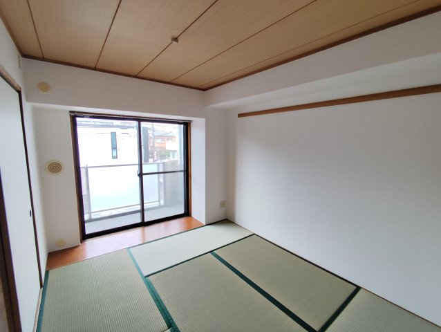 プラムエヌティーの和室