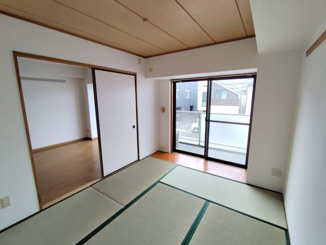 プラムエヌティーの和室
