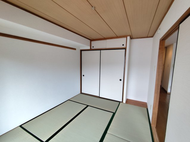 プラムエヌティーの和室
