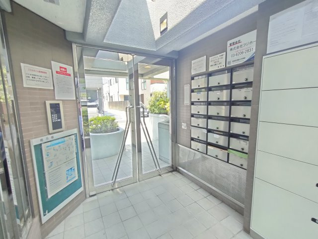 プラムエヌティーのロビー