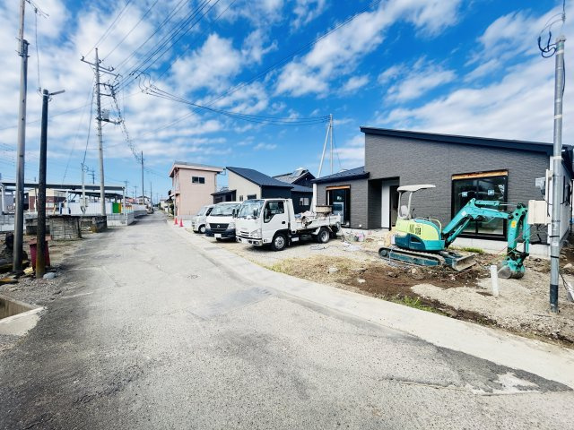 新築　佐波郡玉村町板井　GRAFARE　4号棟の前面道路含む現地写真|現地写真　南側接道幅員約4.1ｍ	