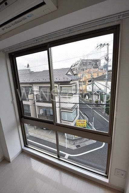 世田谷区経堂５丁目の賃貸マンションのバルコニー