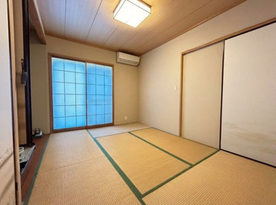 【和室】 | 広さがココロをほどく家　熊本県熊本市南区御幸笛田4丁目 | 1階6畳和室。床の間・仏壇スペースあり。襖を開ければ、もう一部屋と続き間になります。